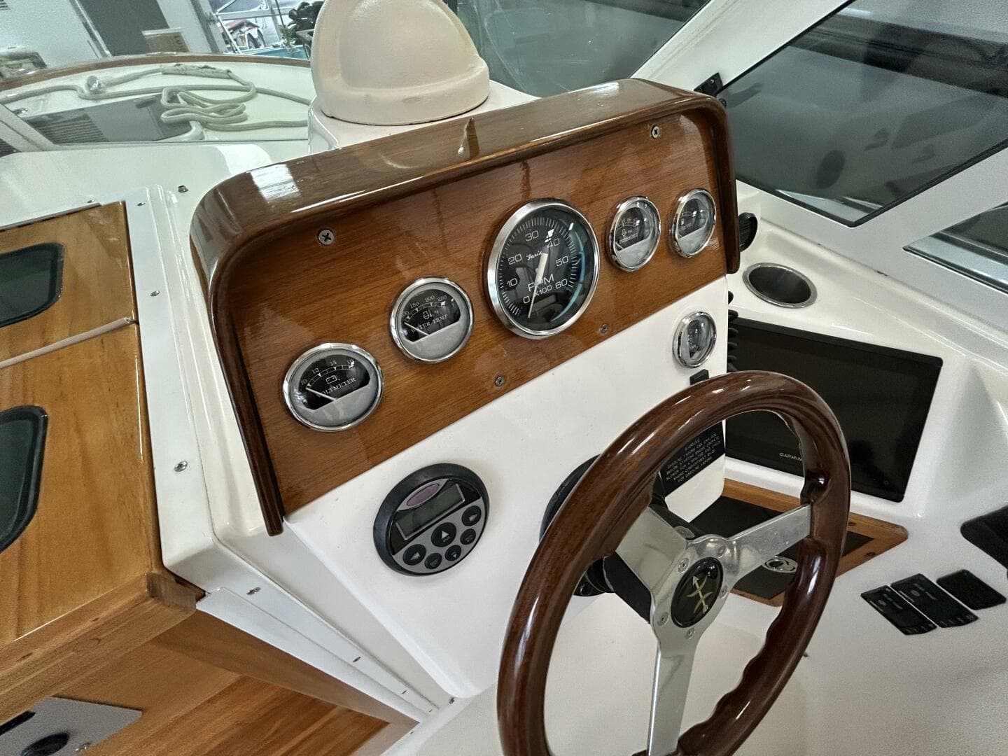 2007 Hunt Yachts Harrier 25 — photo 12