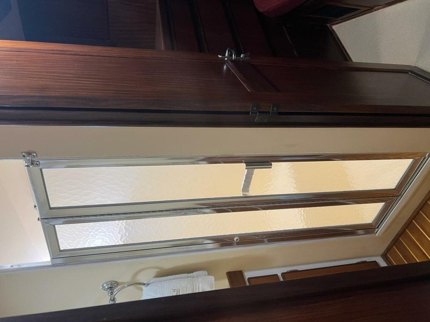 1985 Hatteras Motor Yacht — photo 13