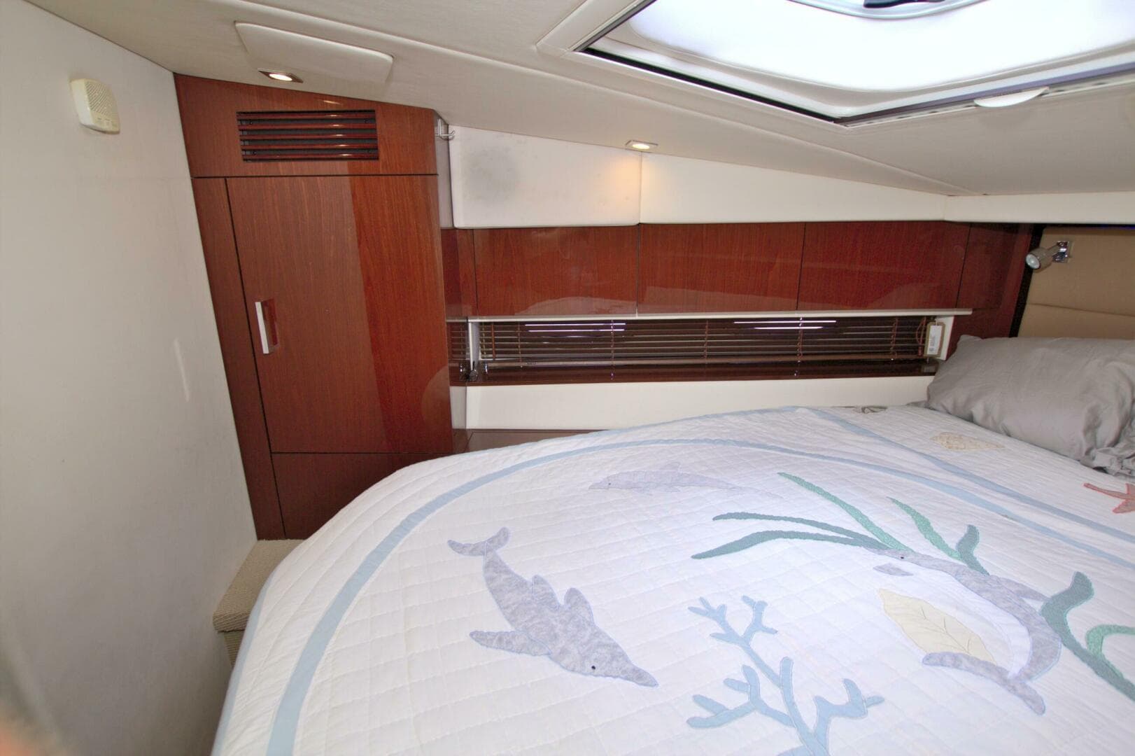 2013 Sea Ray 450 Sundancer — photo 39