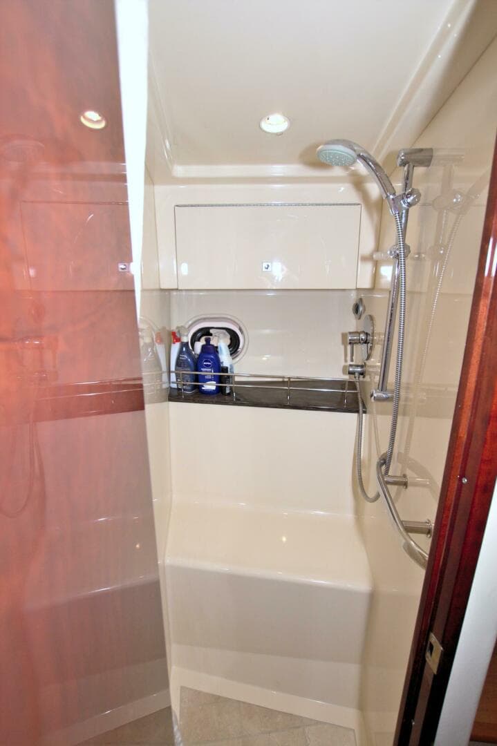 2013 Sea Ray 450 Sundancer — photo 42