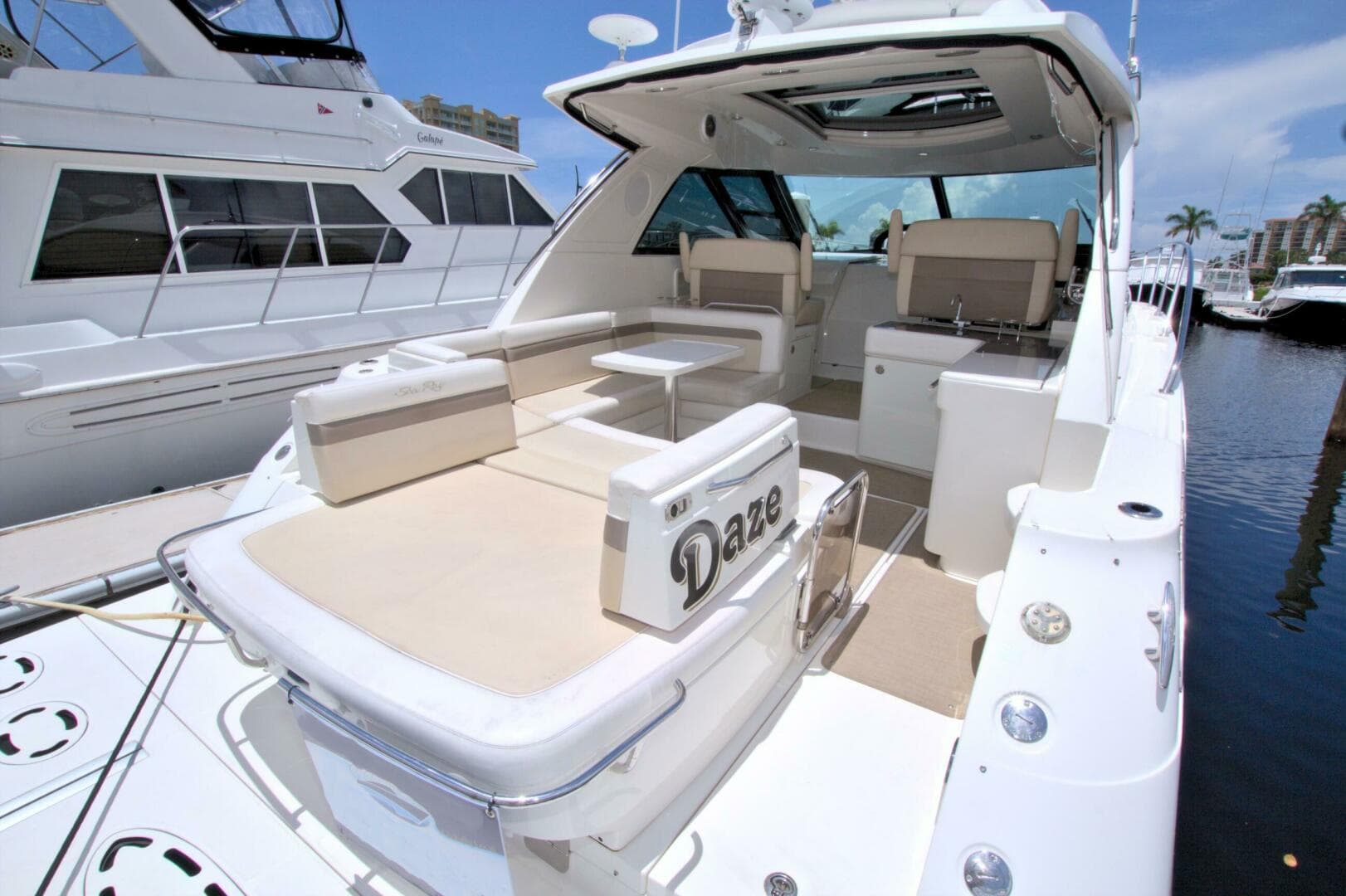 2013 Sea Ray 450 Sundancer — photo 14