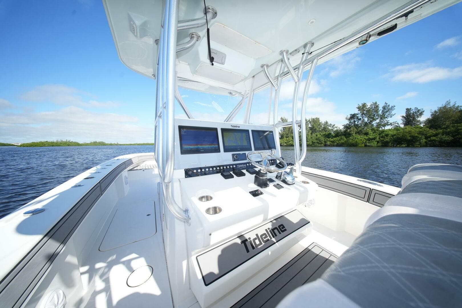 2020 Tideline Boats 365 Offshore — photo 31