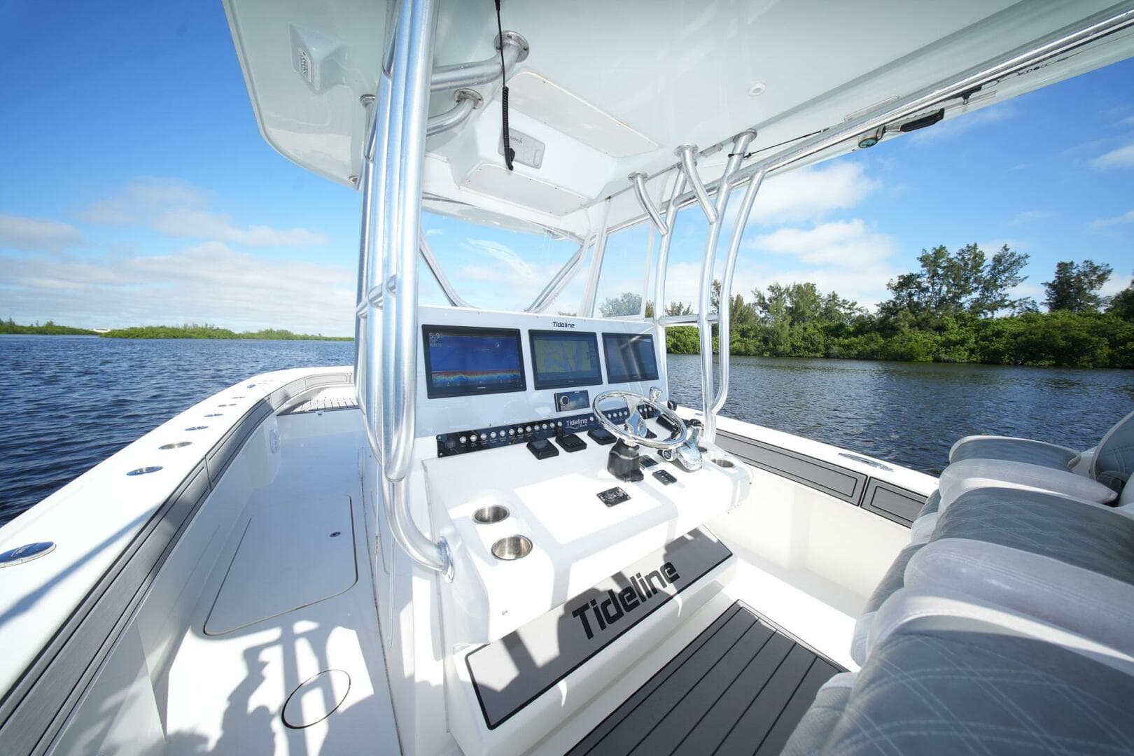 2020 Tideline Boats 365 Offshore — photo 32