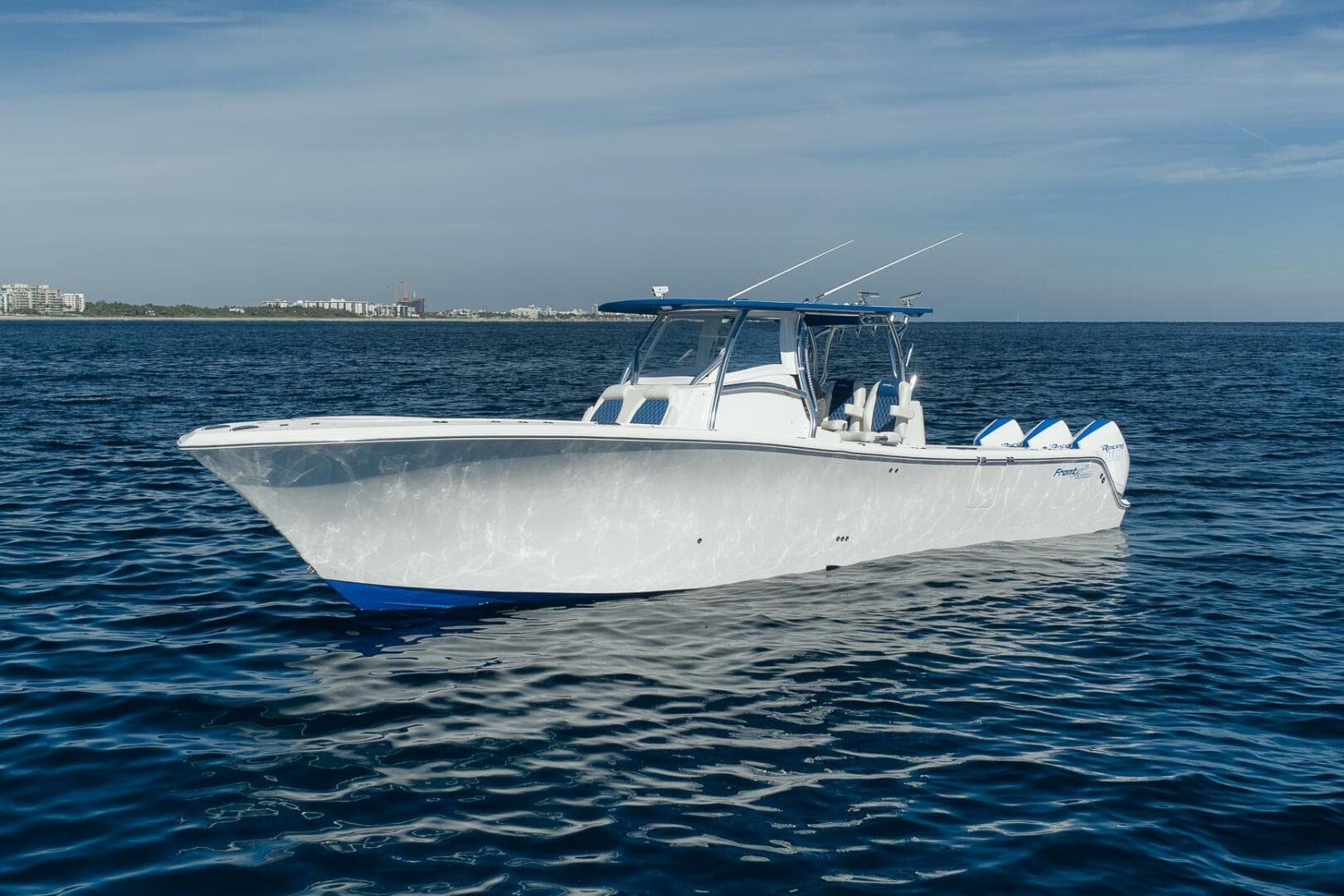 2022 Front Runner 36 CC — photo 2