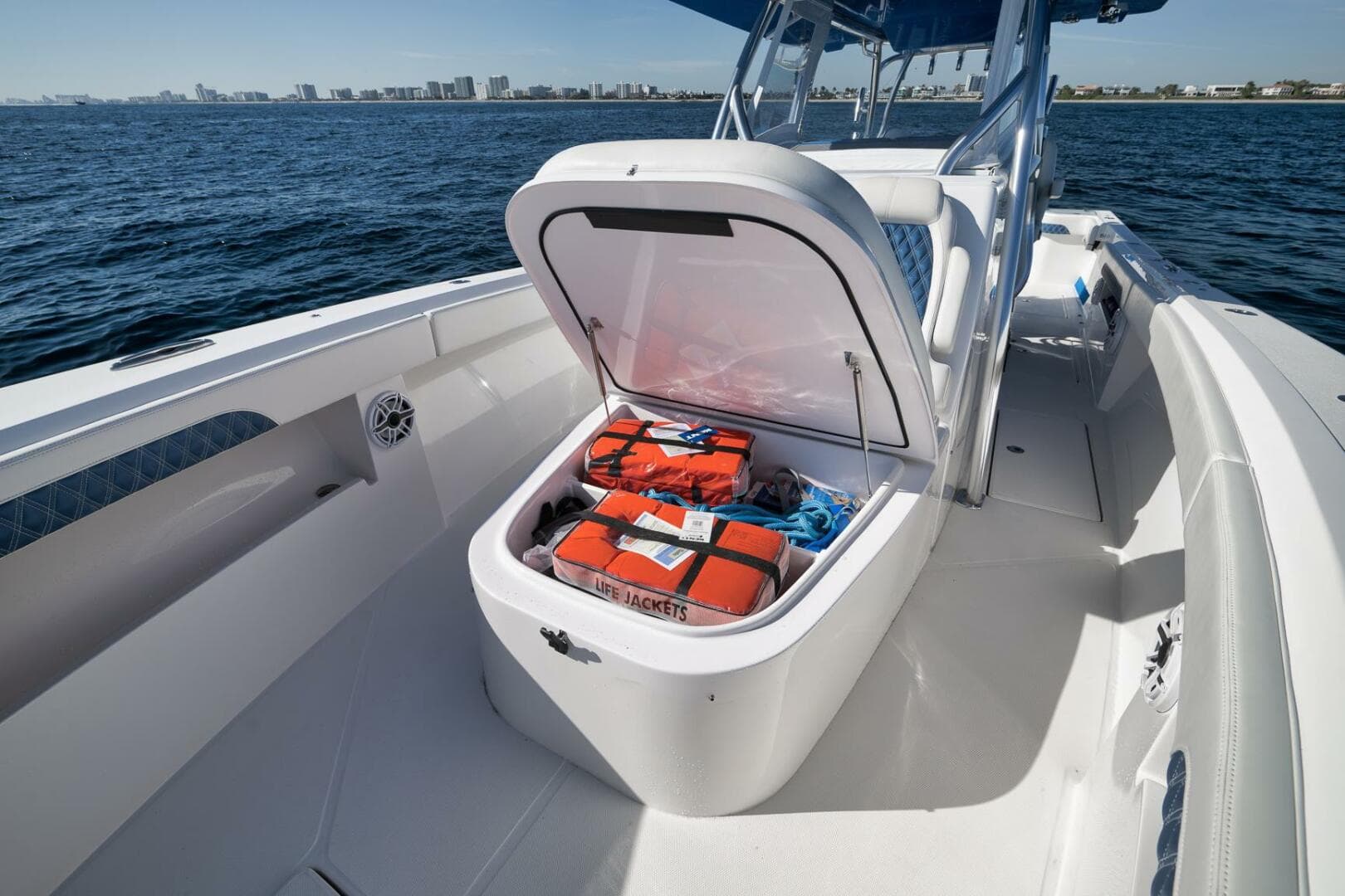 2022 Front Runner 36 CC — photo 45