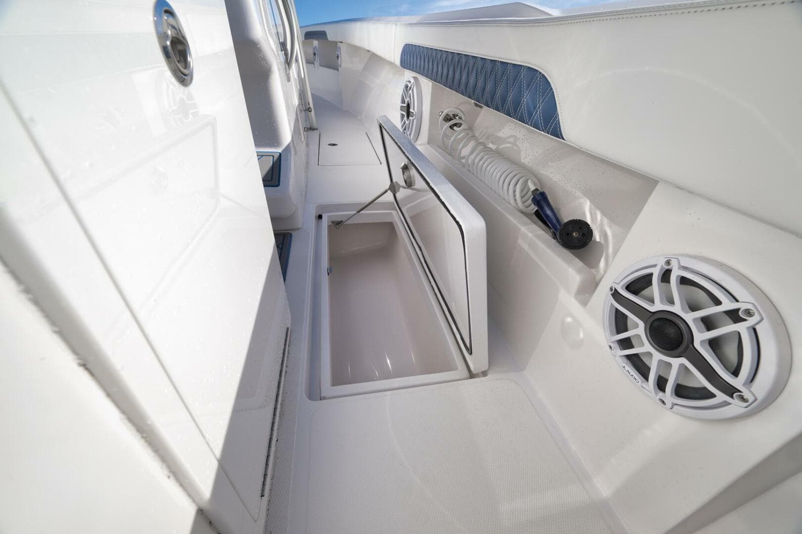 2022 Front Runner 36 CC — photo 44