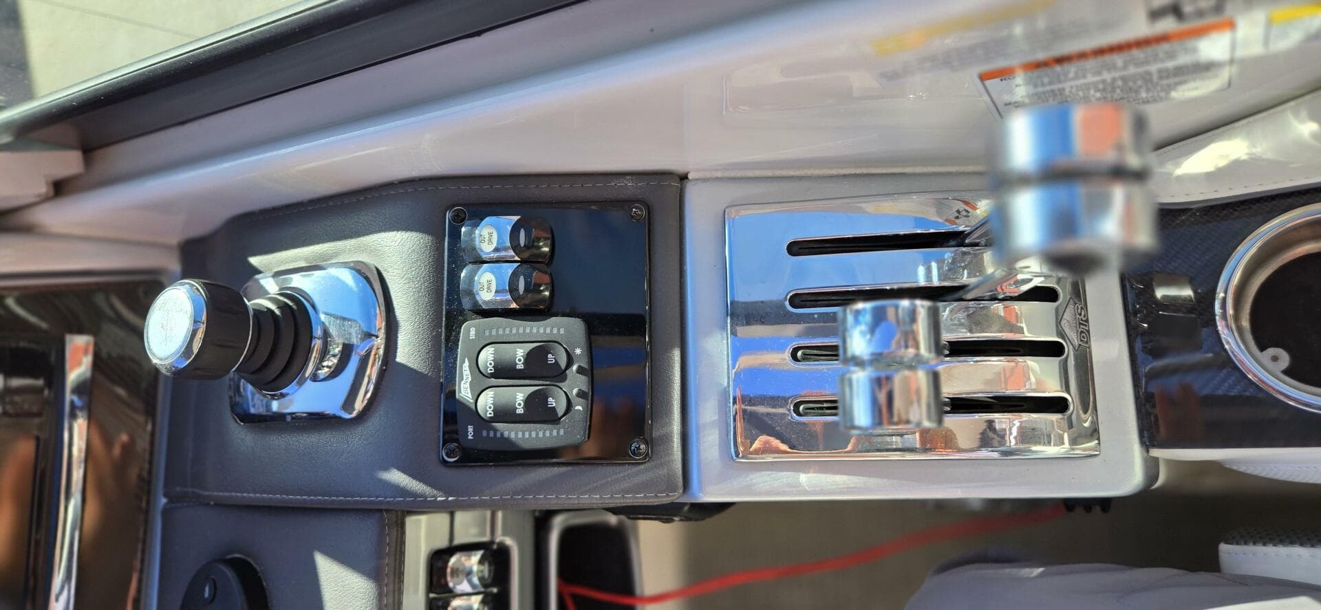 2016 Formula 330 Crossover Bowrider — photo 16