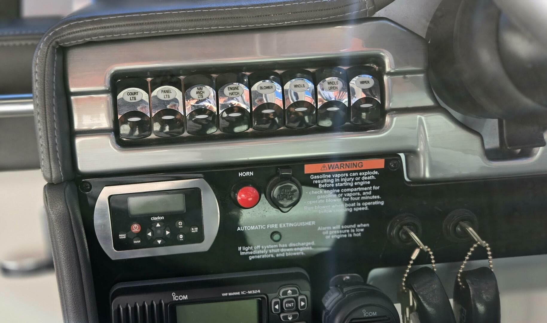 2016 Formula 330 Crossover Bowrider — photo 14