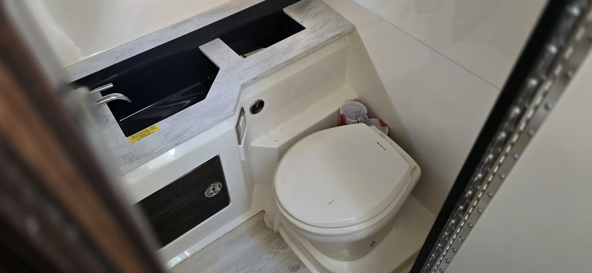 2016 Formula 330 Crossover Bowrider — photo 24