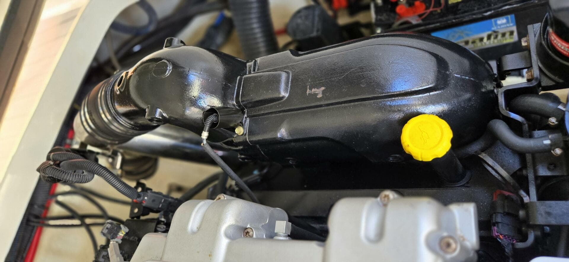 2016 Formula 330 Crossover Bowrider — photo 22