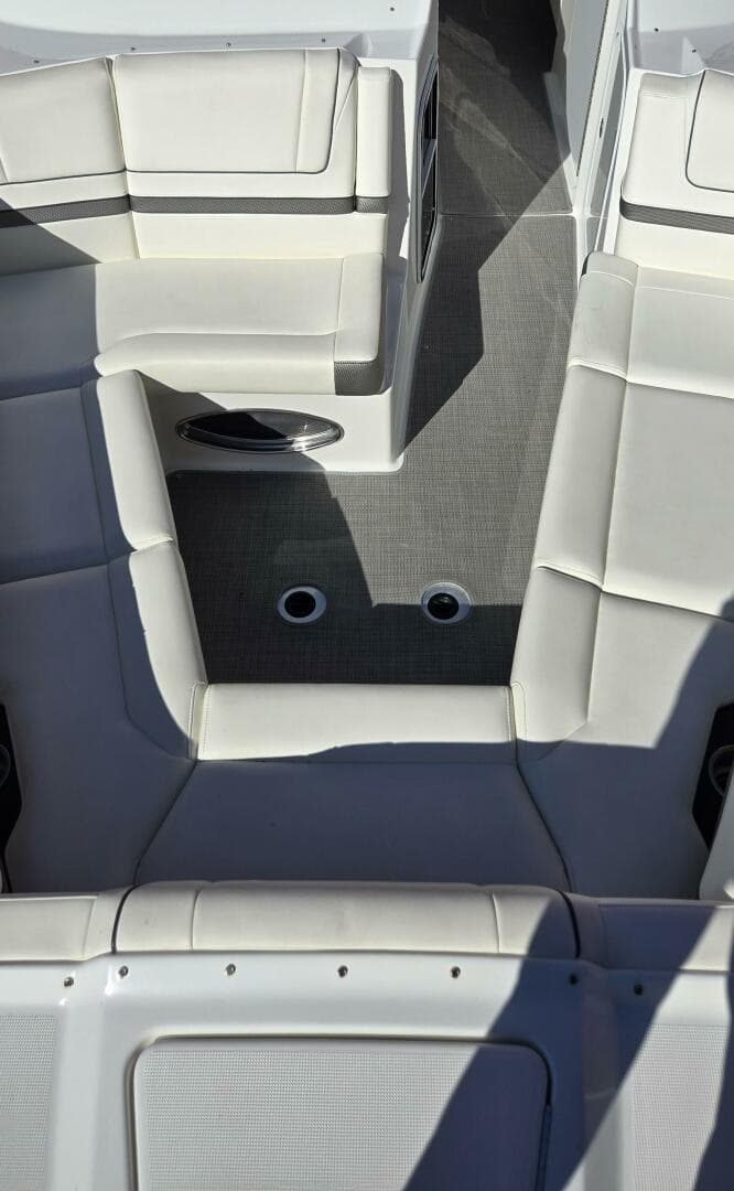 2016 Formula 330 Crossover Bowrider — photo 18