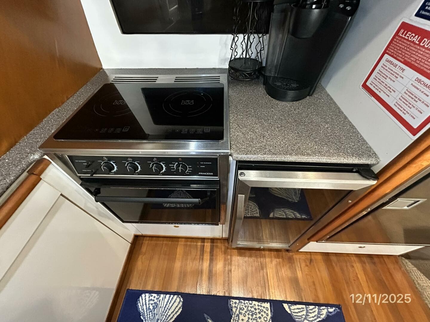 1998 Bayliner 4788 — photo 37