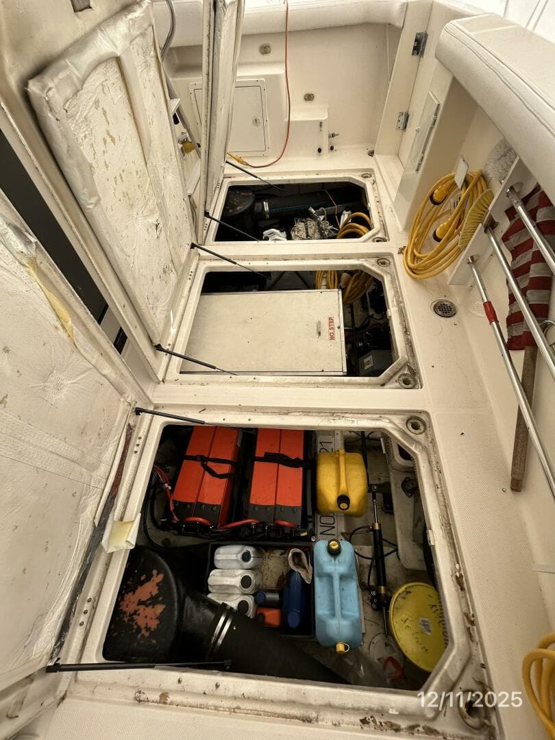 1998 Bayliner 4788 — photo 25