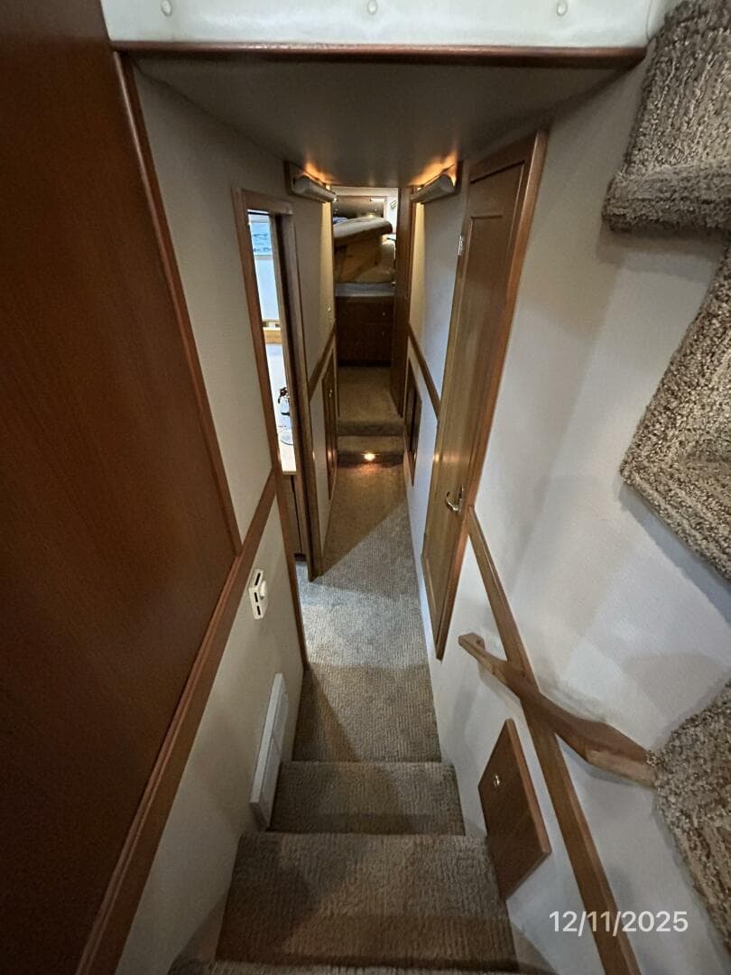 1998 Bayliner 4788 — photo 51