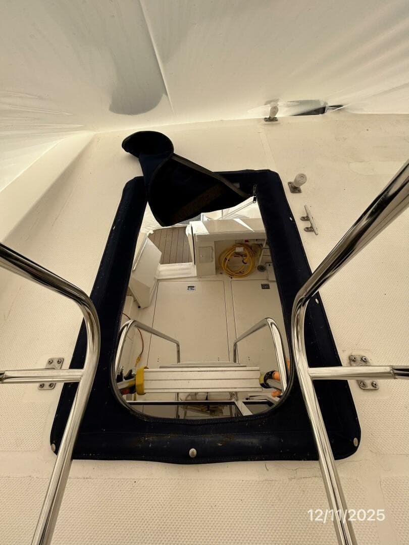1998 Bayliner 4788 — photo 21