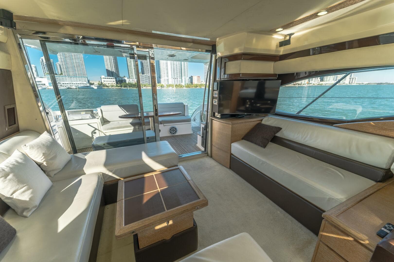 2011 Azimut 48 Flybridge — photo 15