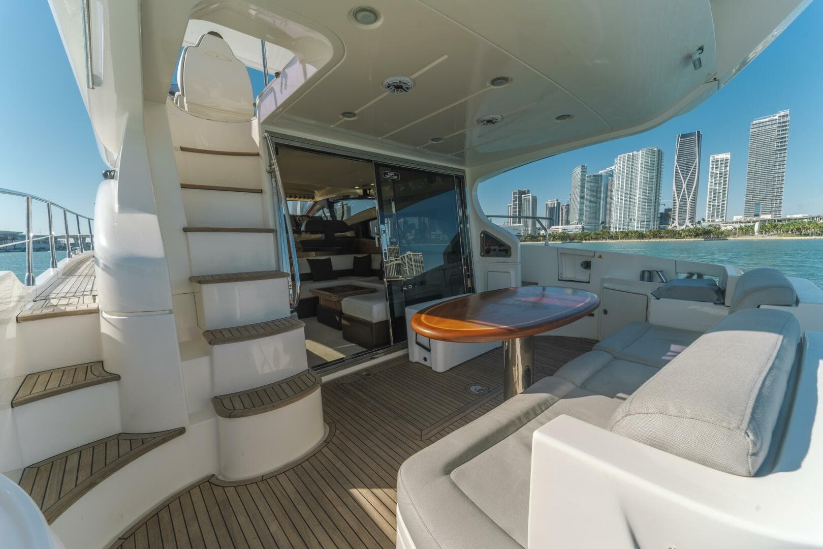 2011 Azimut 48 Flybridge — photo 9