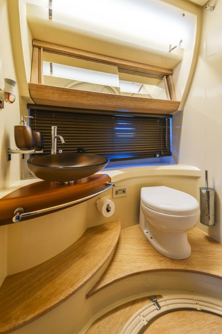 2011 Azimut 48 Flybridge — photo 18