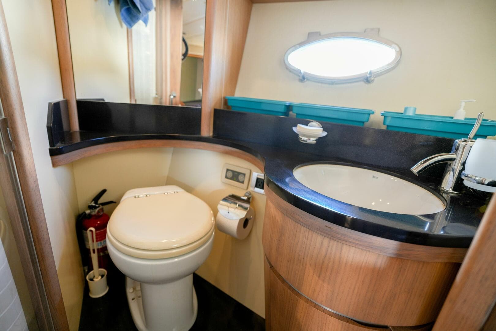 2007 Astondoa 53 Open Cruiser — photo 17