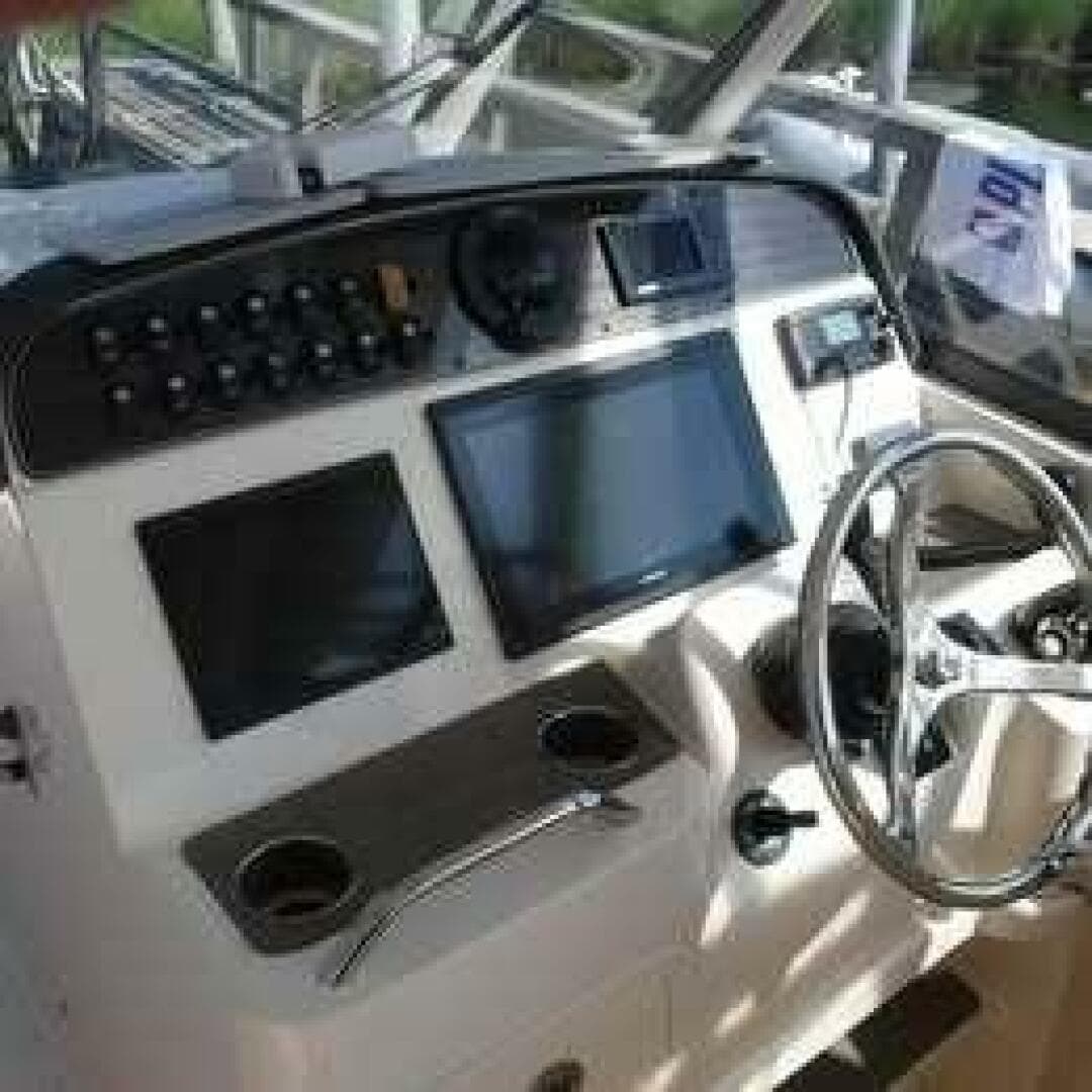 2016 Grady-White 335 Freedom, 109 Hours — photo 3