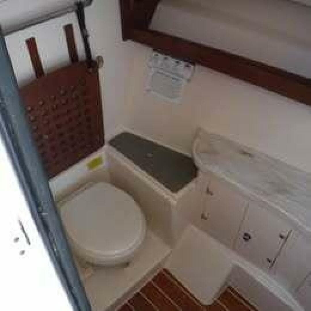 2016 Grady-White 335 Freedom, 109 Hours — photo 8