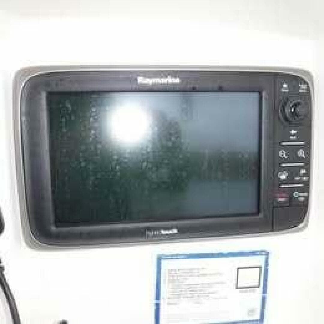 2004 Boston Whaler — photo 10