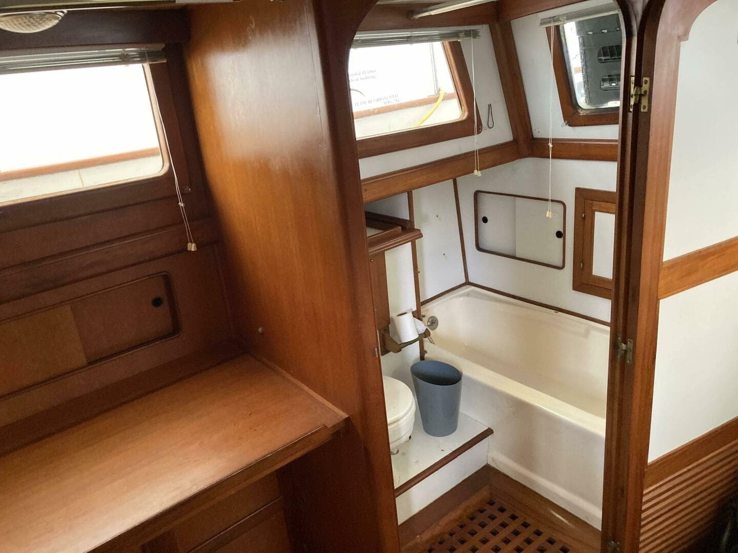 1981 Albin Double Cabin — photo 32