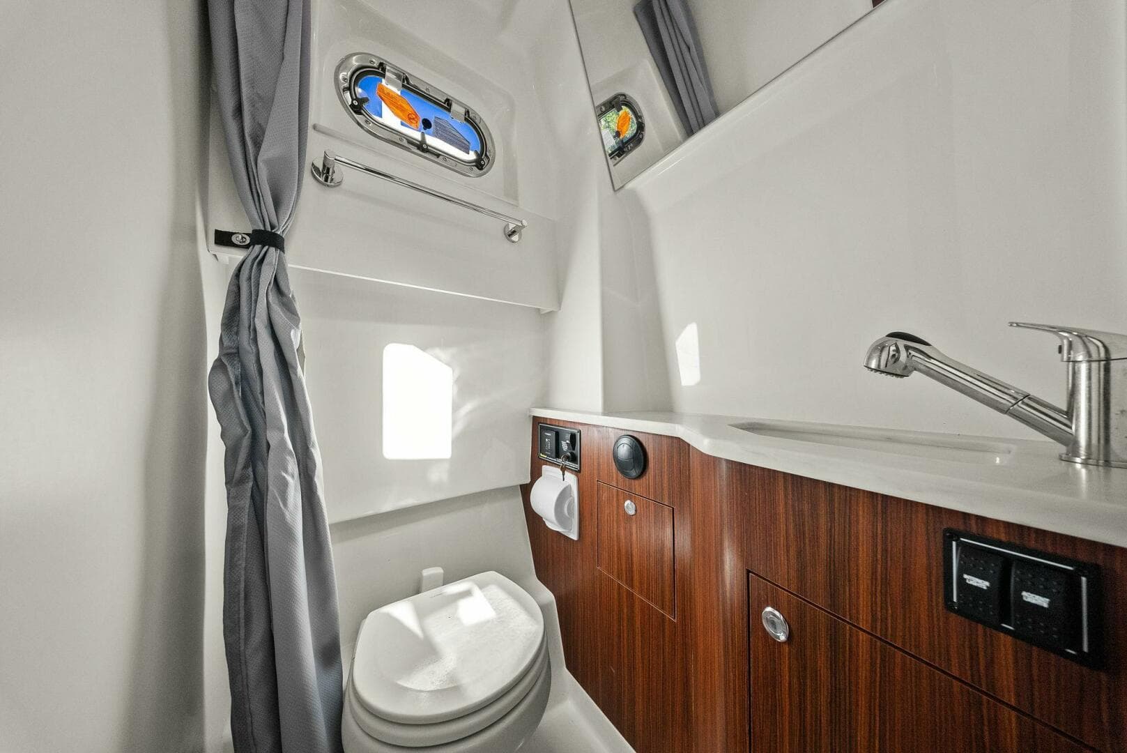 2024 Pursuit S358 — photo 25