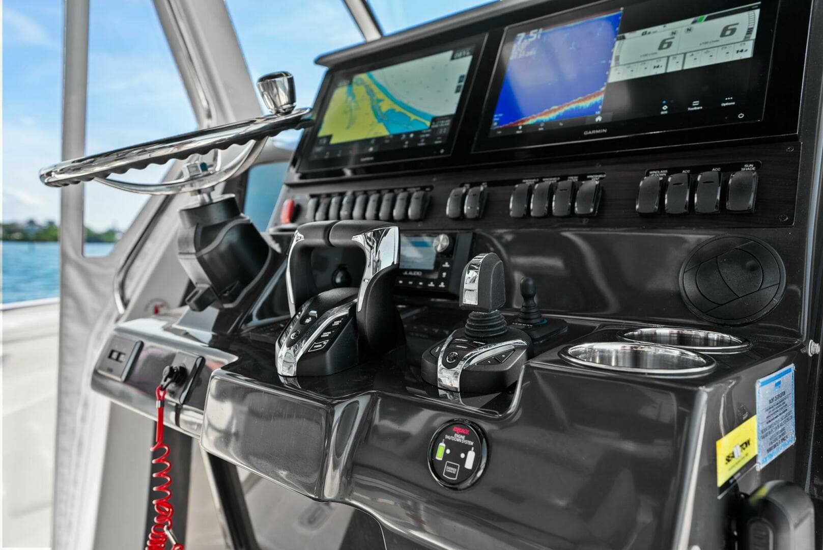 2024 Pursuit S358 — photo 8