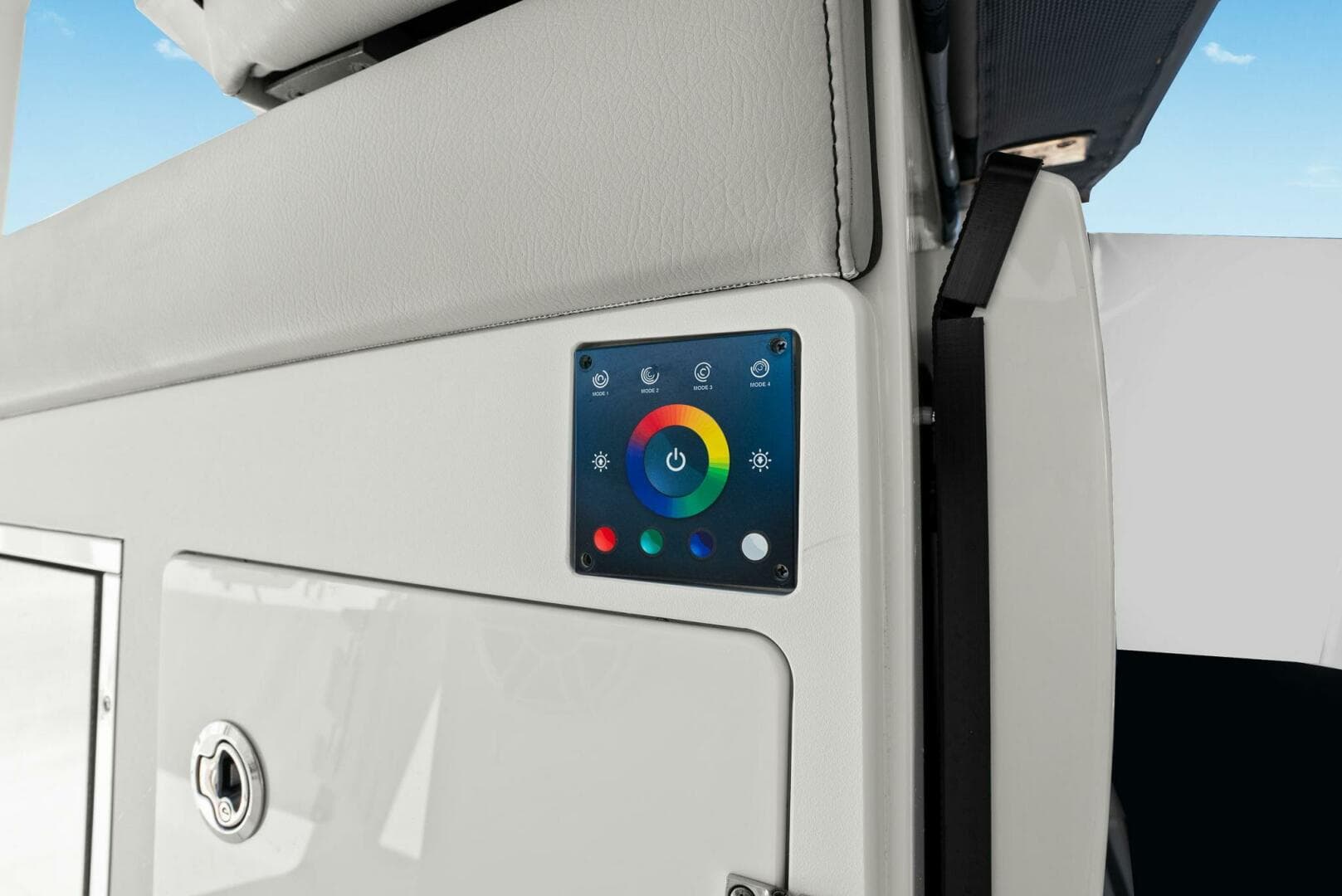 2024 Pursuit S358 — photo 9