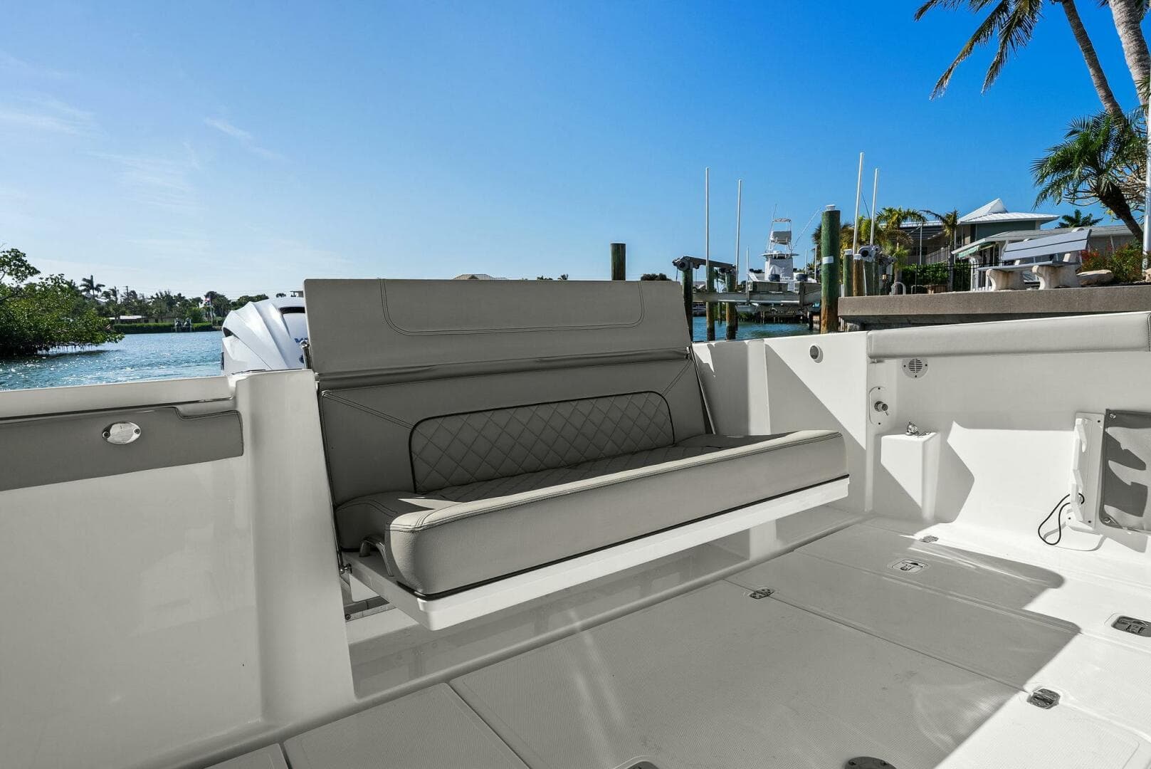 2024 Pursuit S358 — photo 32