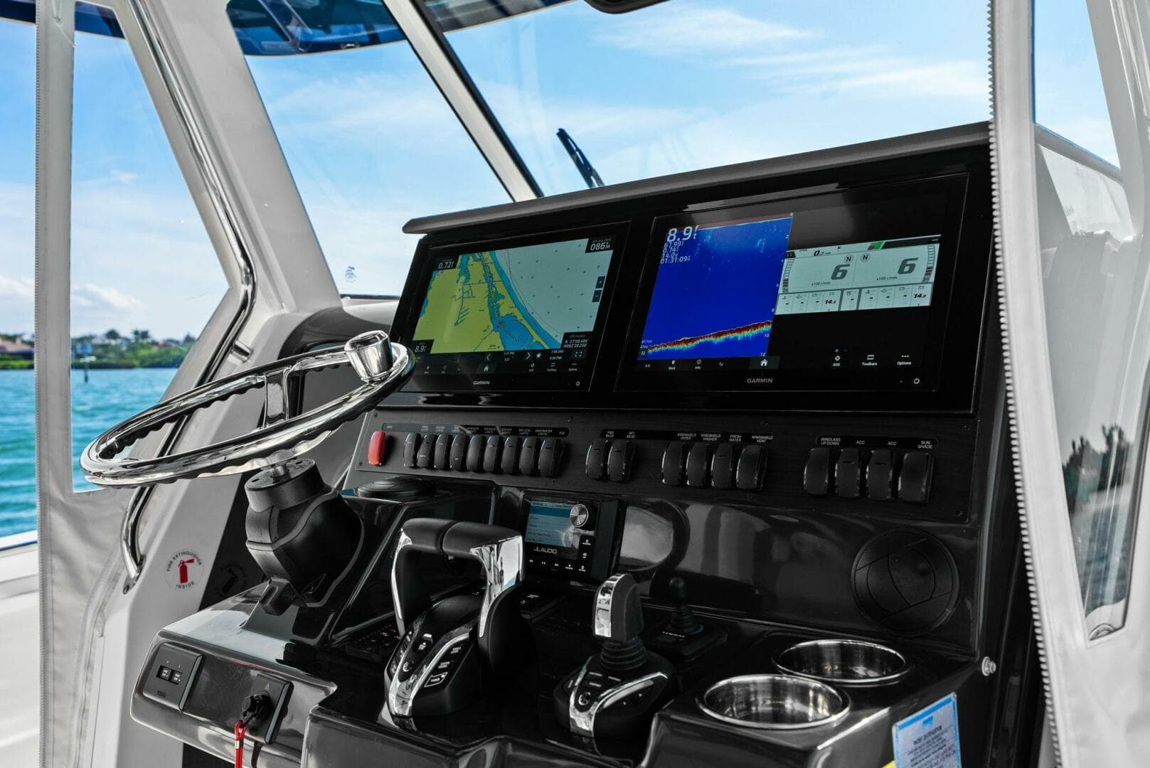 2024 Pursuit S358 — photo 2