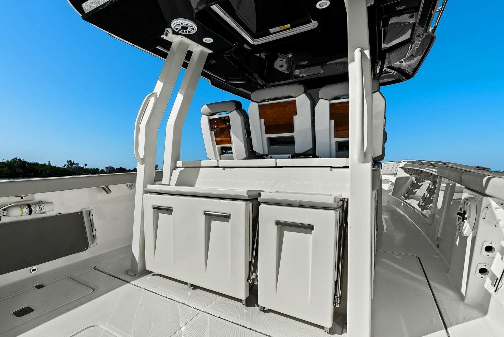 2024 Pursuit S358 — photo 12