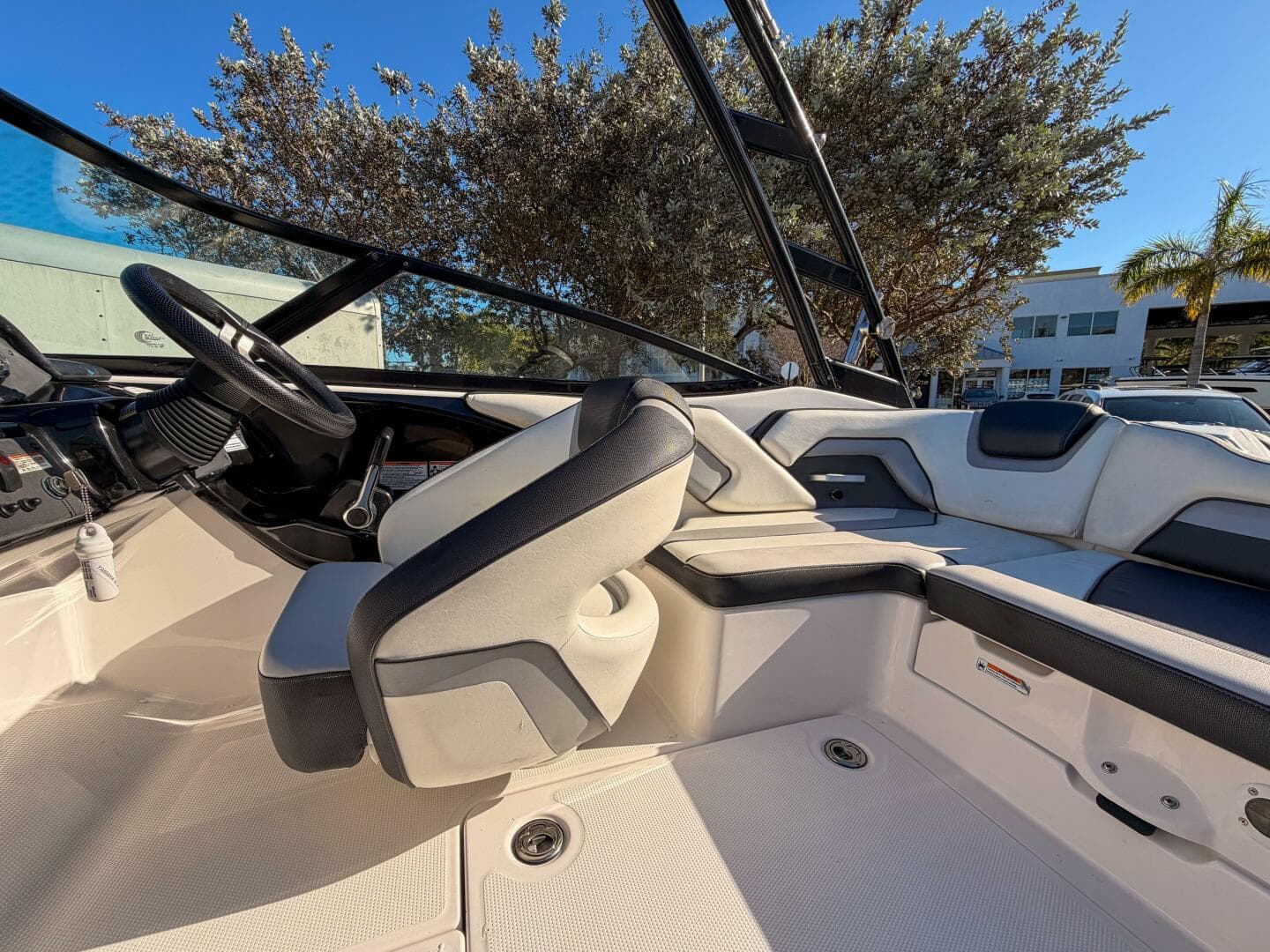 2017 Yamaha Boats Ar 195 — photo 9