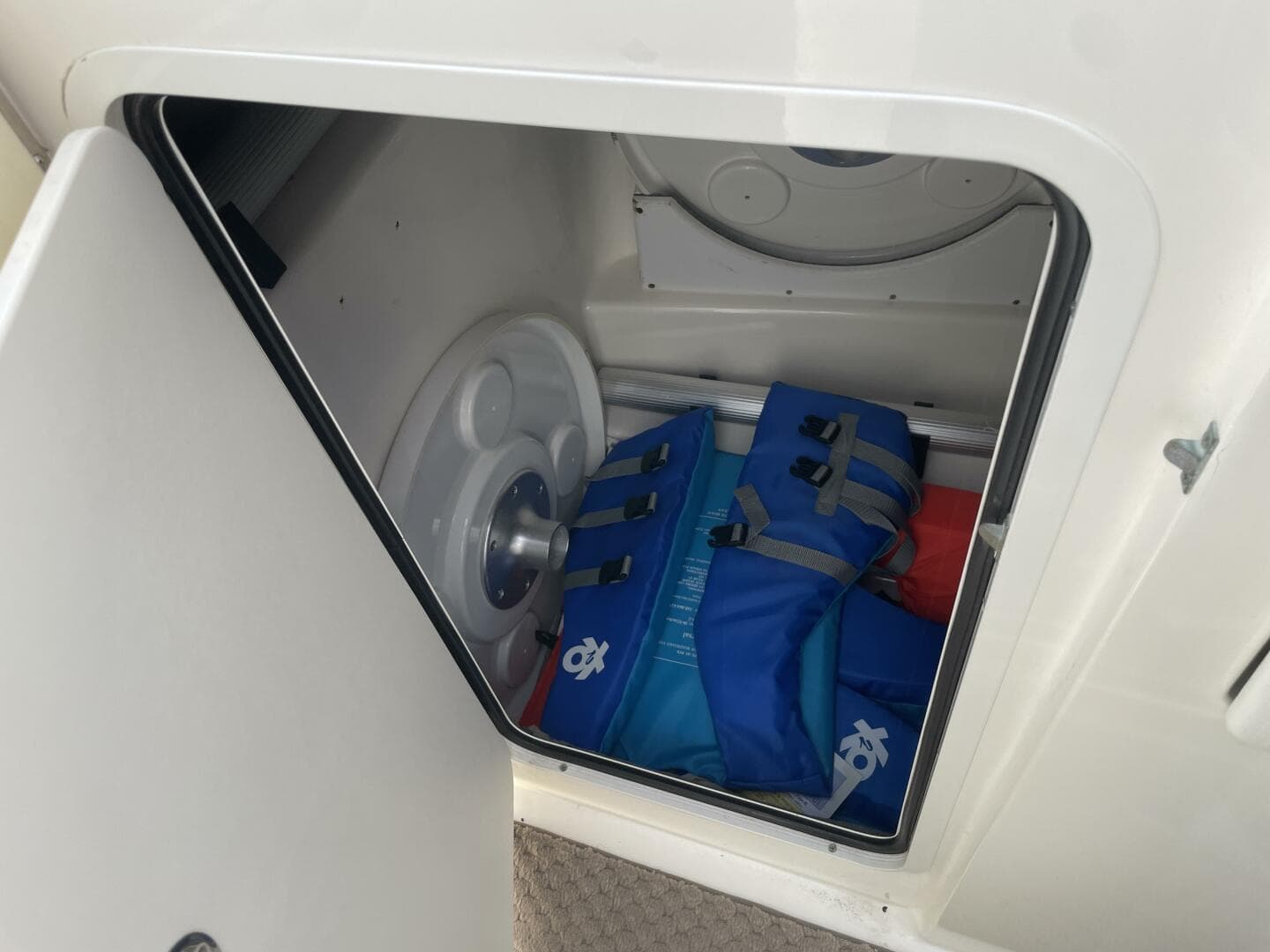 2008 Sea Ray 270 Slx — photo 15