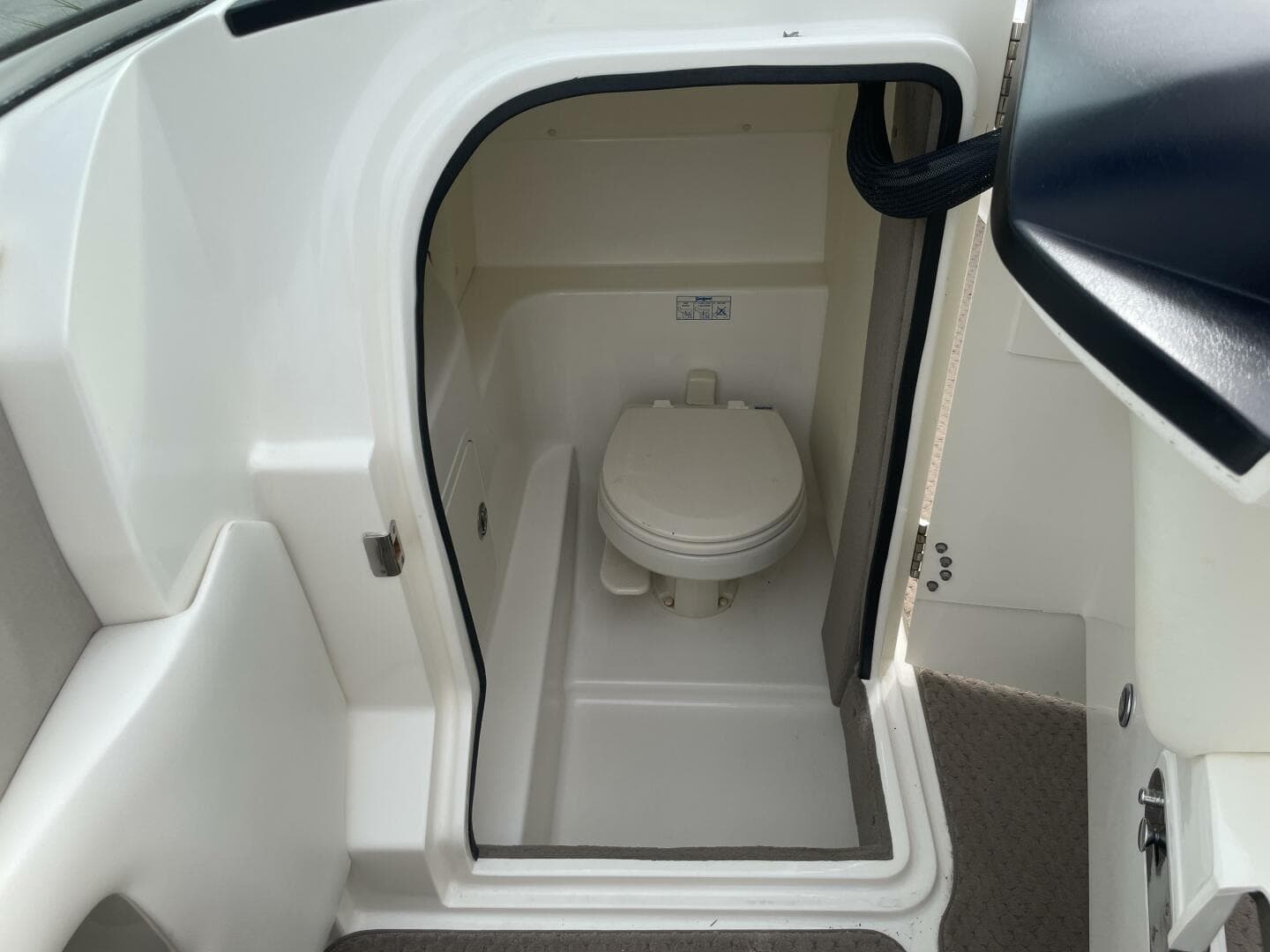 2008 Sea Ray 270 Slx — photo 18