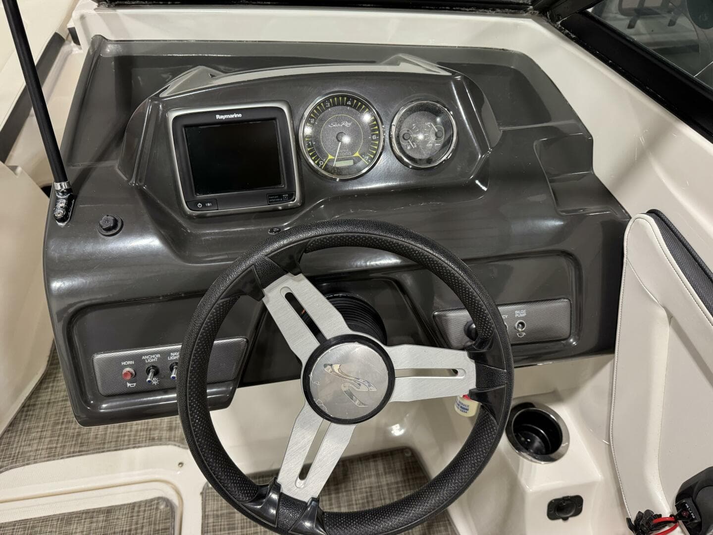 2016 Sea Ray 210 Spx-OB — photo 22