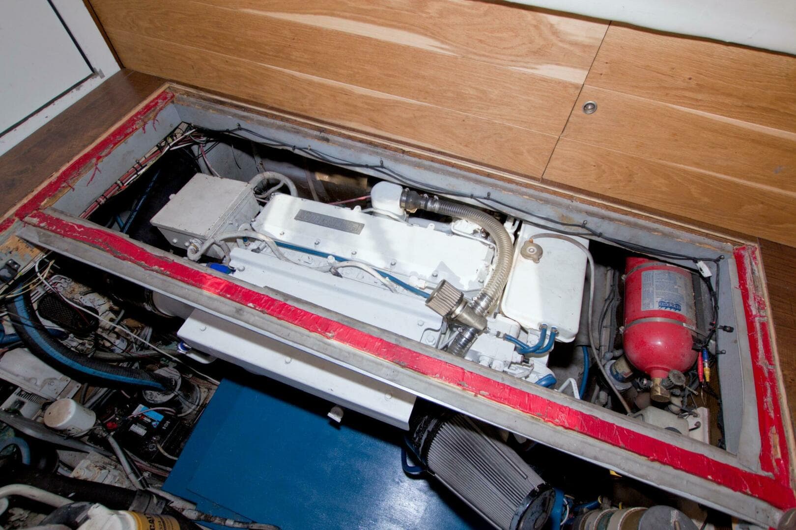 1998 Luhrs 36 Convertible — photo 60