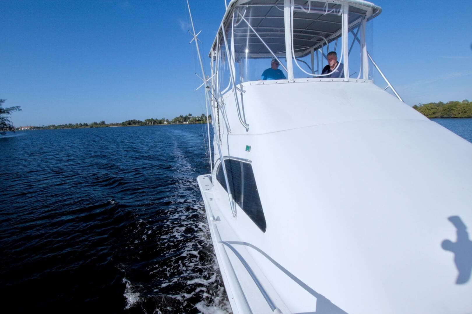 1998 Luhrs 36 Convertible — photo 16