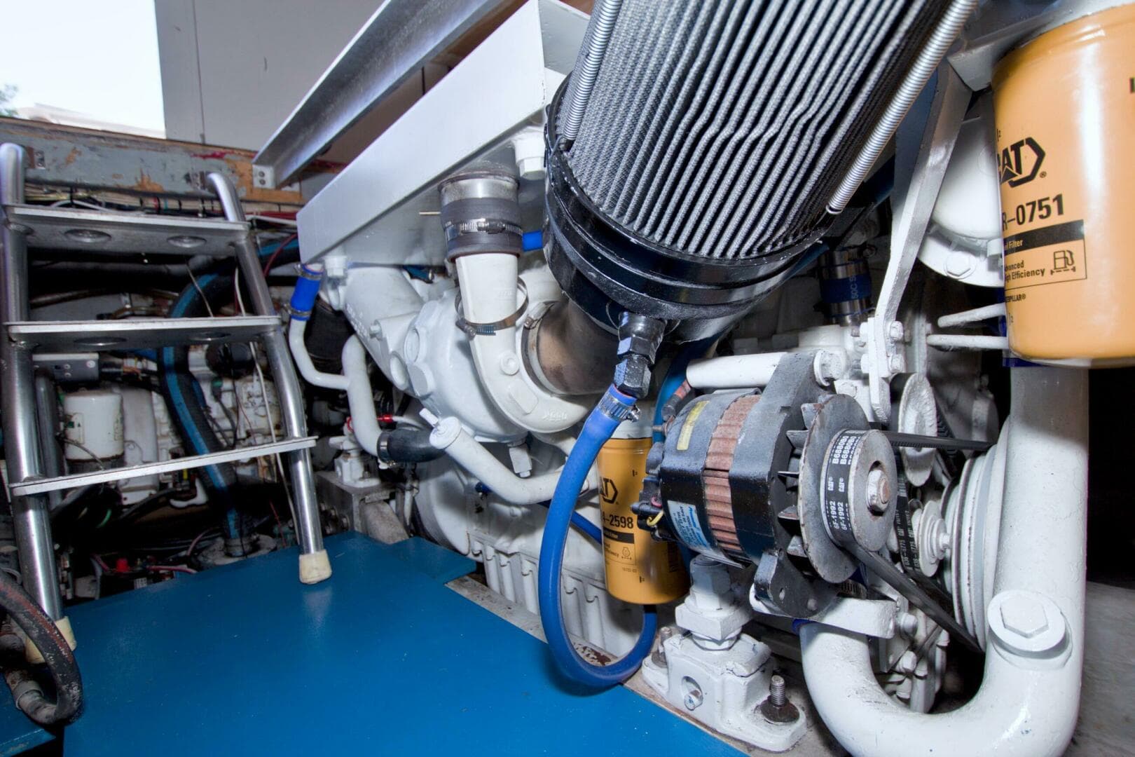 1998 Luhrs 36 Convertible — photo 62