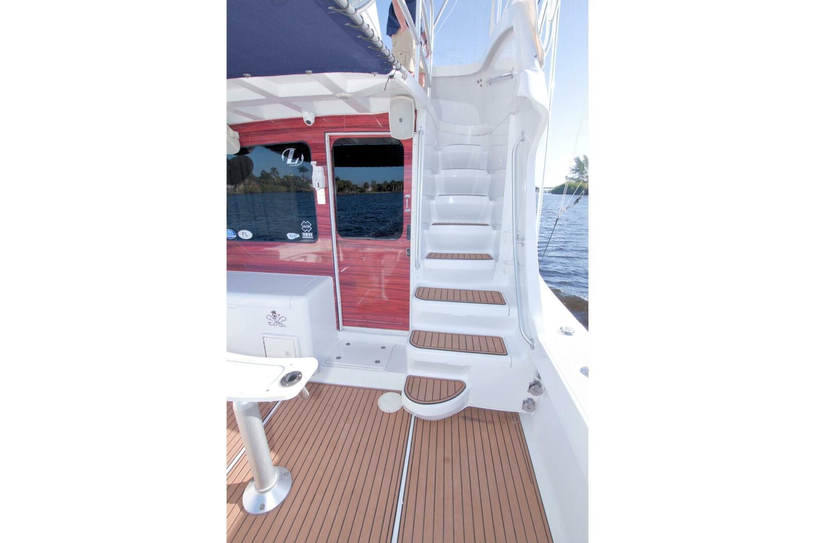 1998 Luhrs 36 Convertible — photo 23