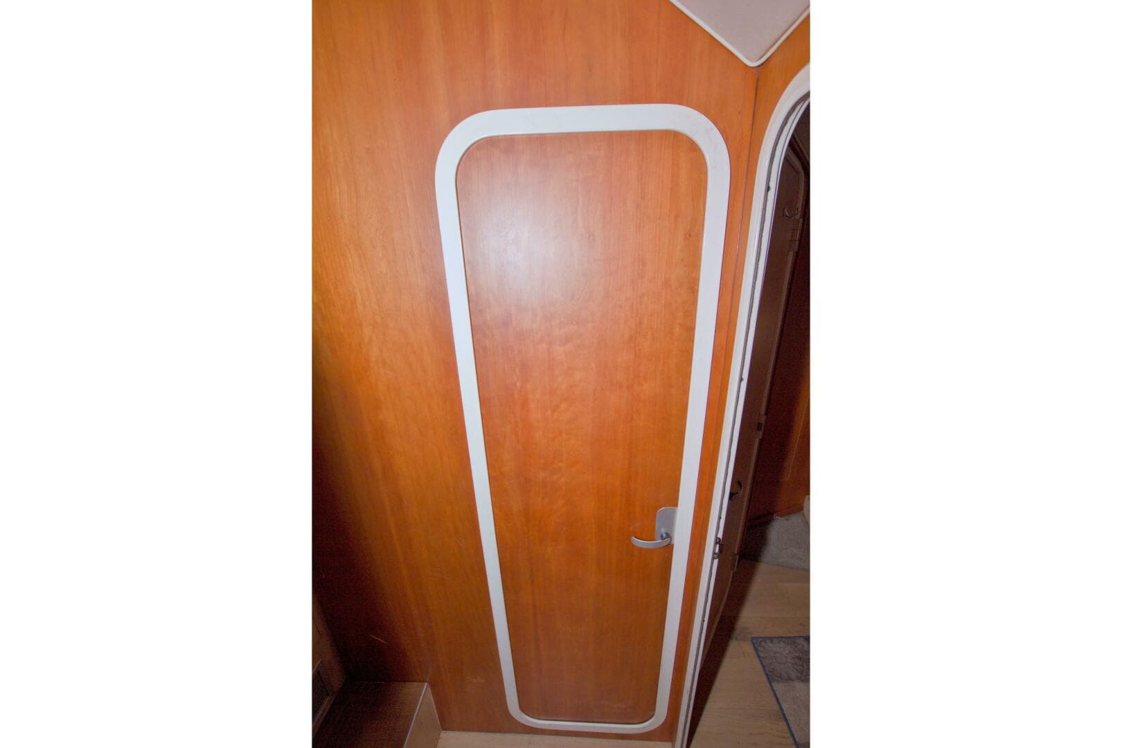 1998 Luhrs 36 Convertible — photo 42