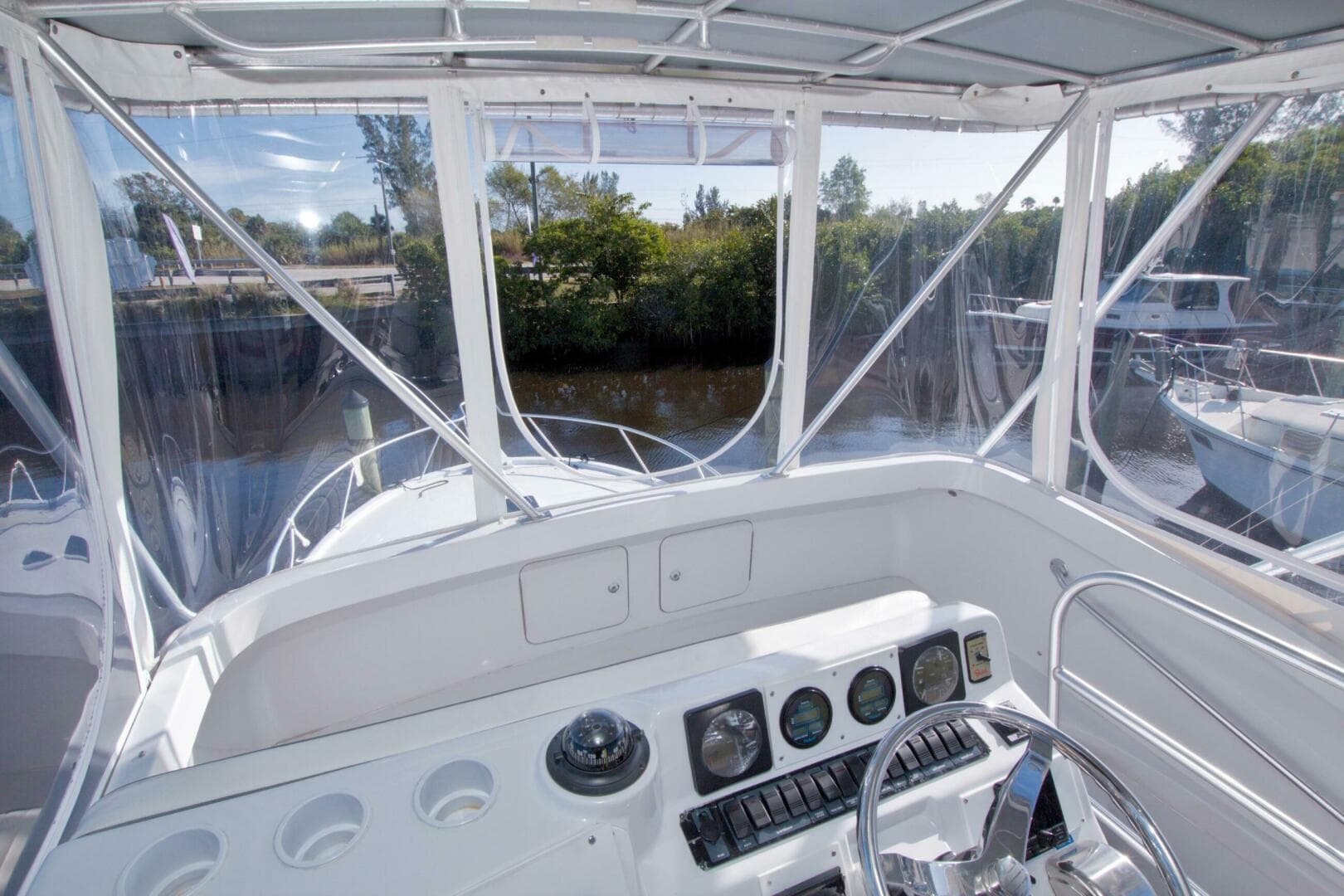 1998 Luhrs 36 Convertible — photo 29