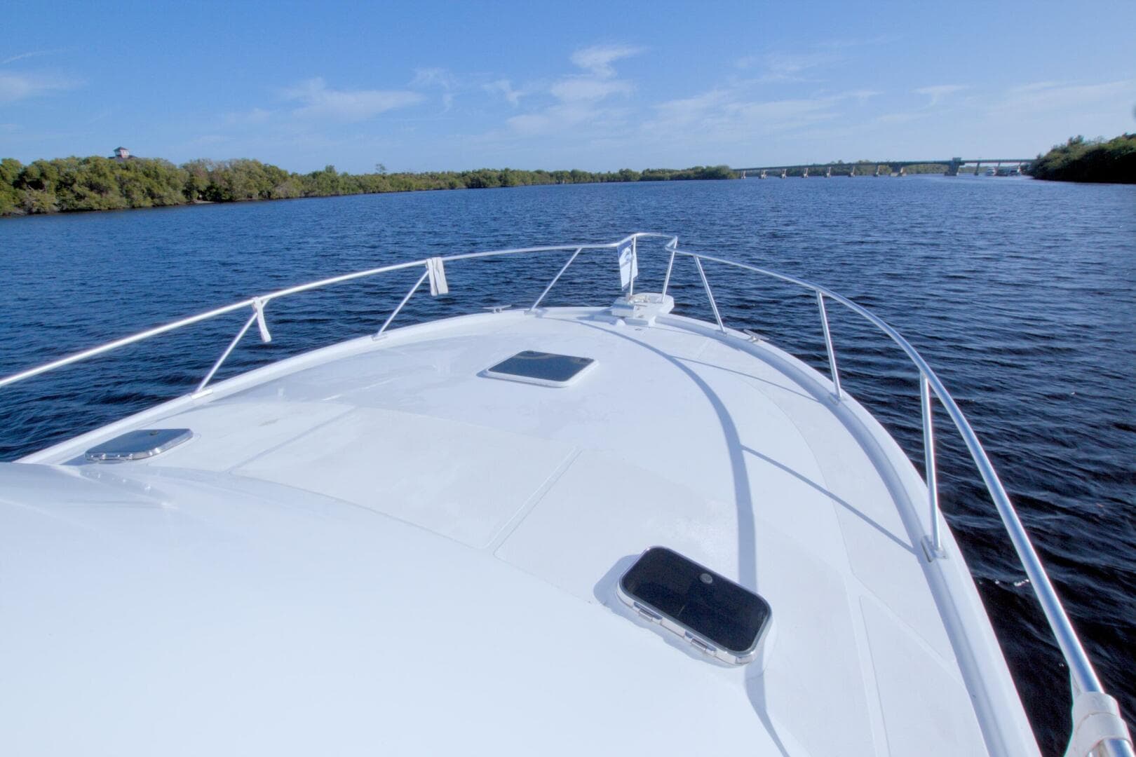 1998 Luhrs 36 Convertible — photo 17