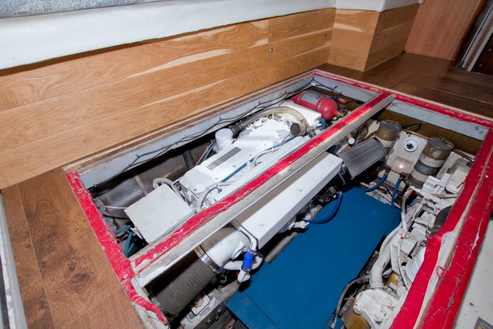 1998 Luhrs 36 Convertible — photo 71