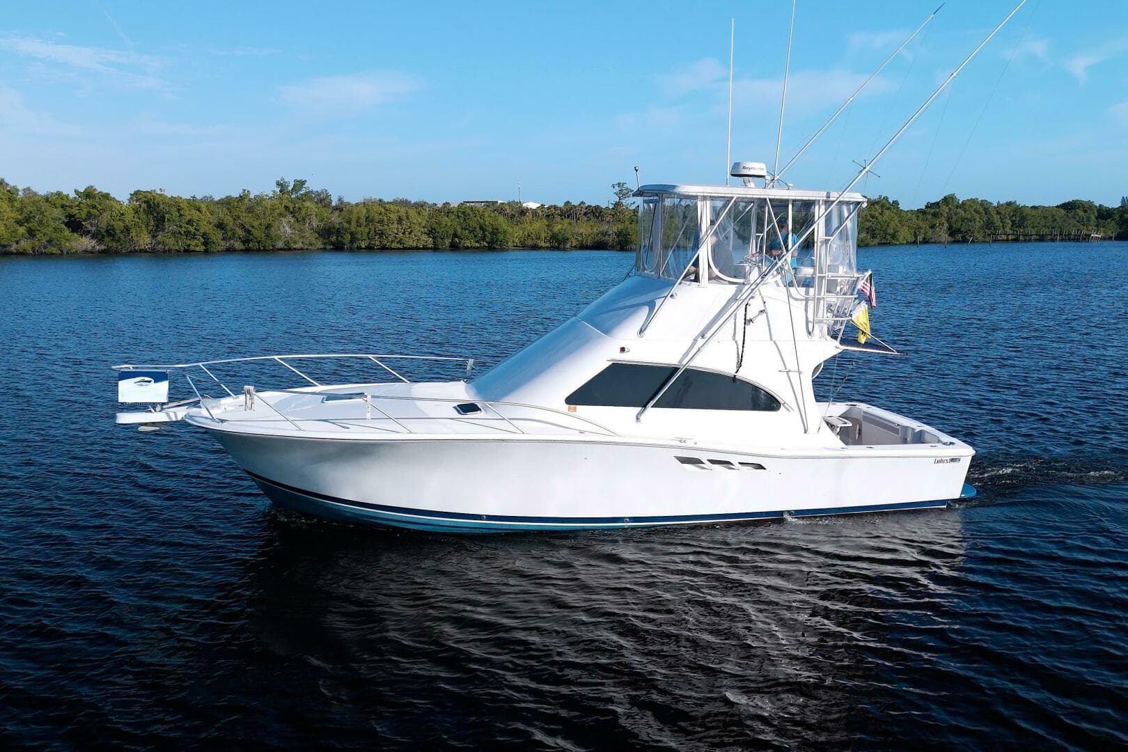 1998 Luhrs 36 Convertible — photo 5