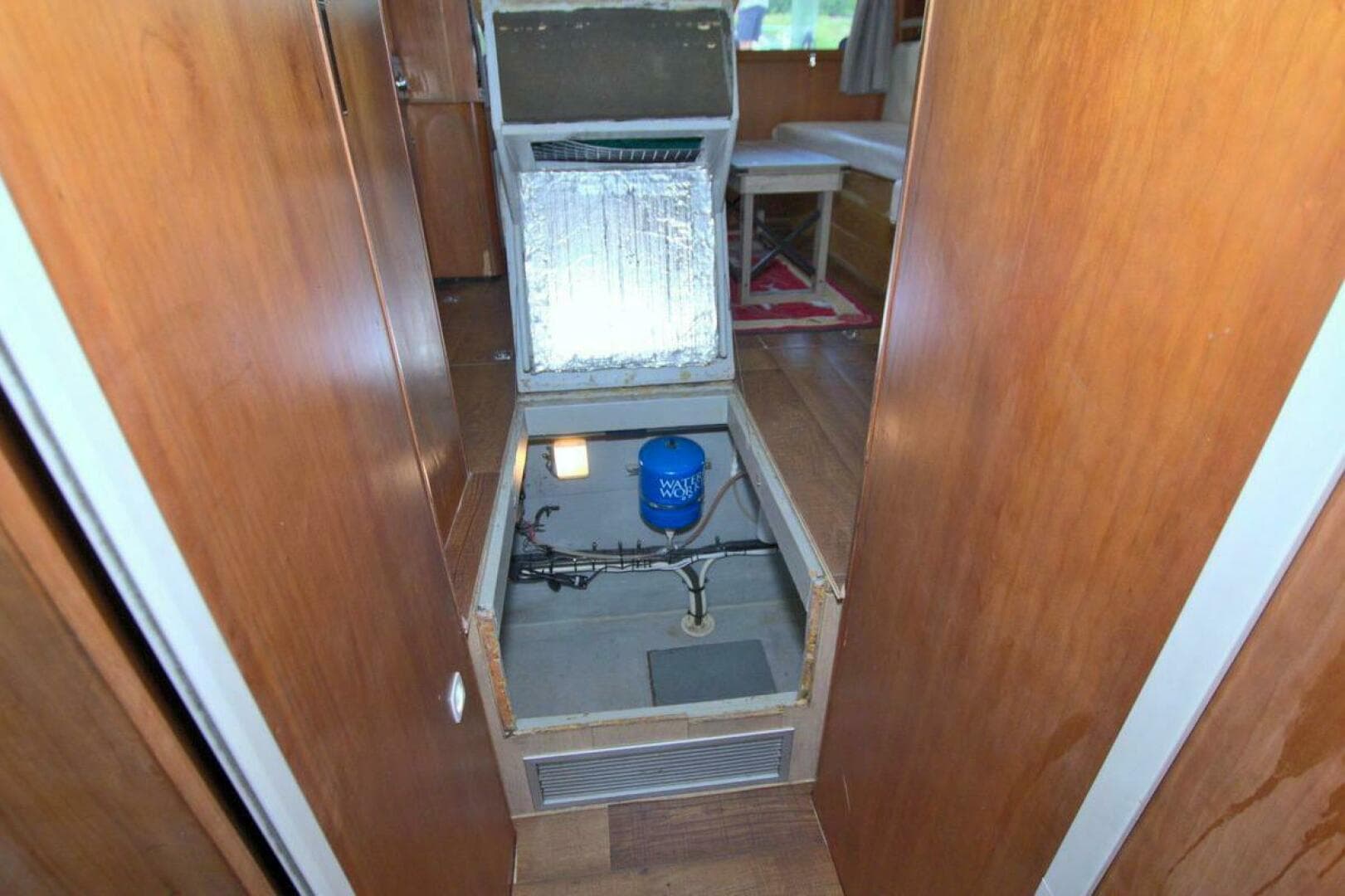 1998 Luhrs 36 Convertible — photo 52