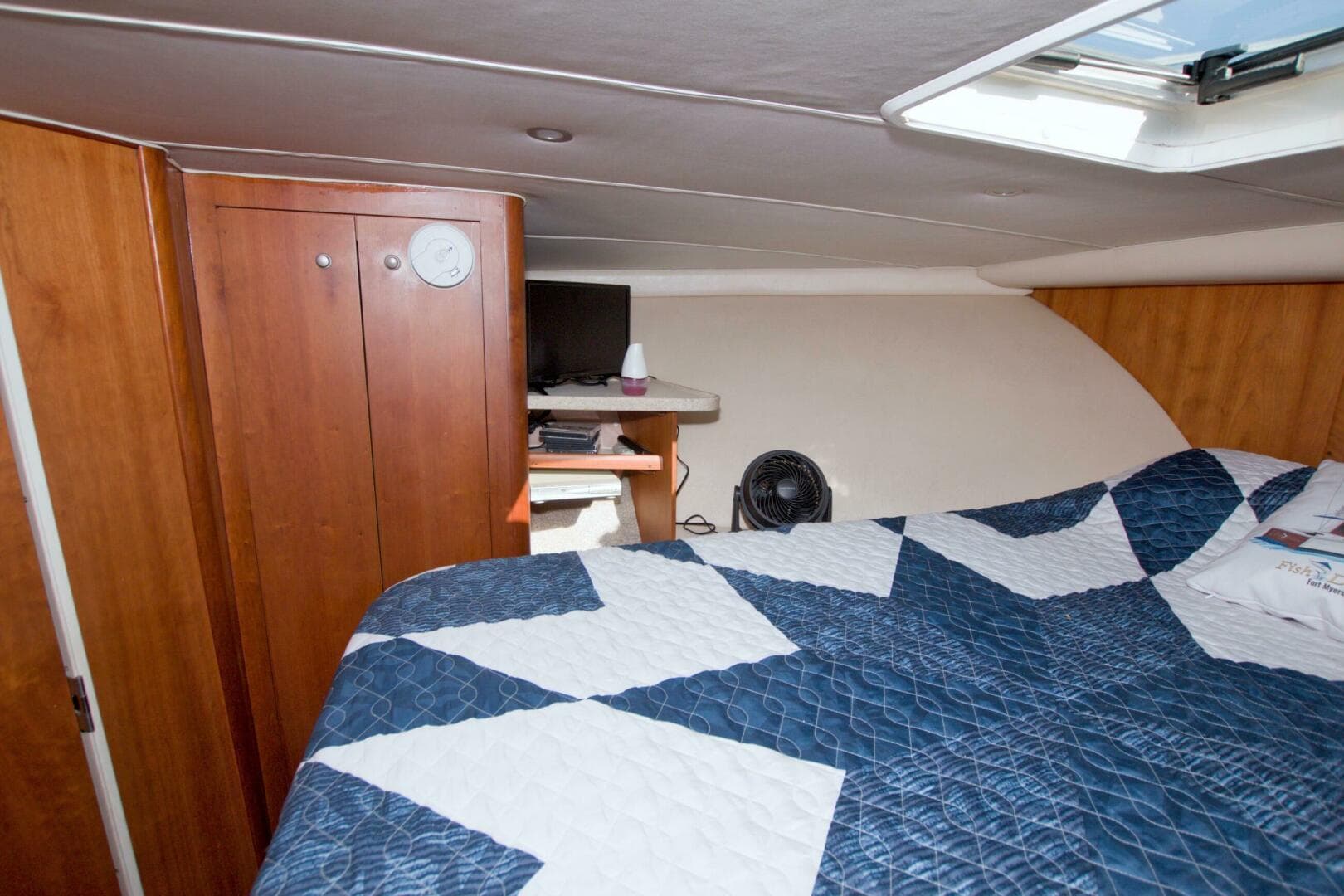 1998 Luhrs 36 Convertible — photo 48