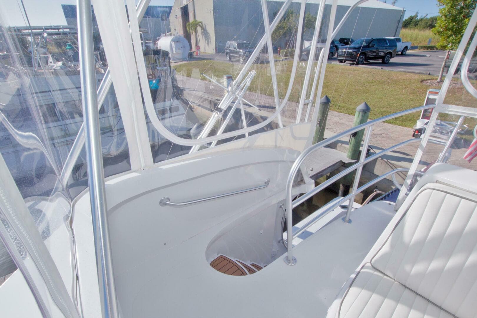 1998 Luhrs 36 Convertible — photo 24