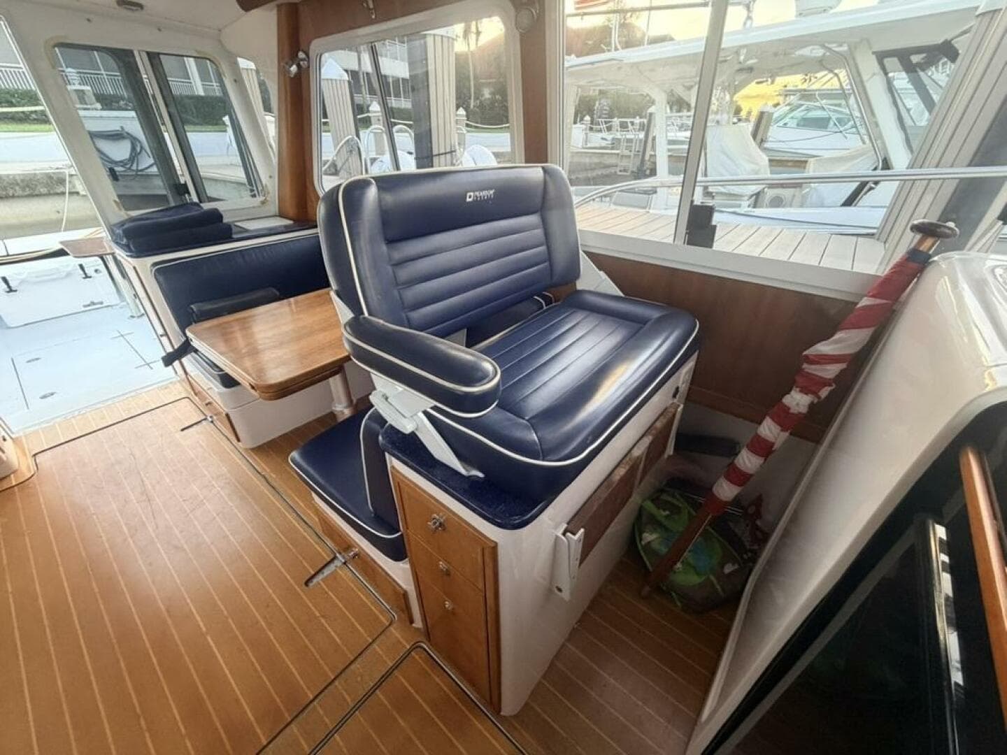 2006 True North 38 Heritage Edition — photo 13